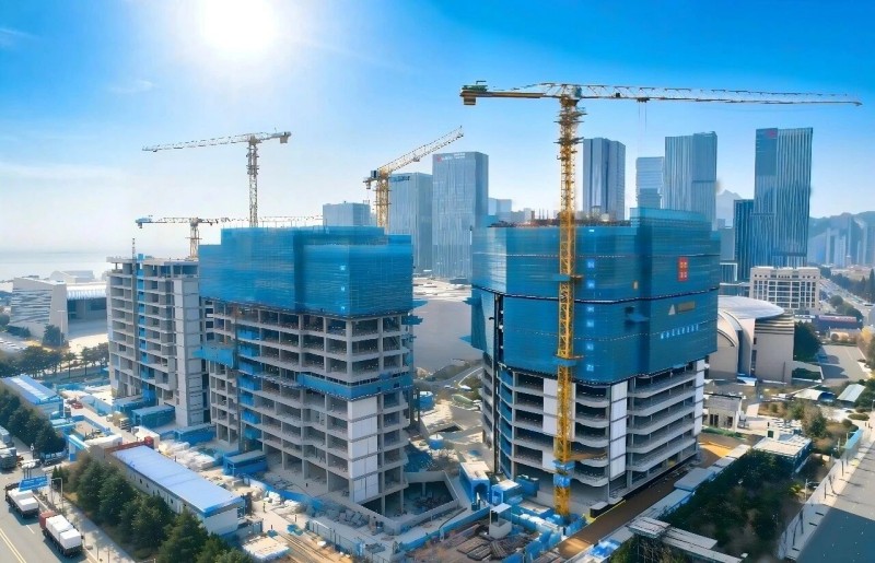 Таҷлили бомуваффақияти сохтори асосии Маркази инноватсионии молии Qingdao Fortune
