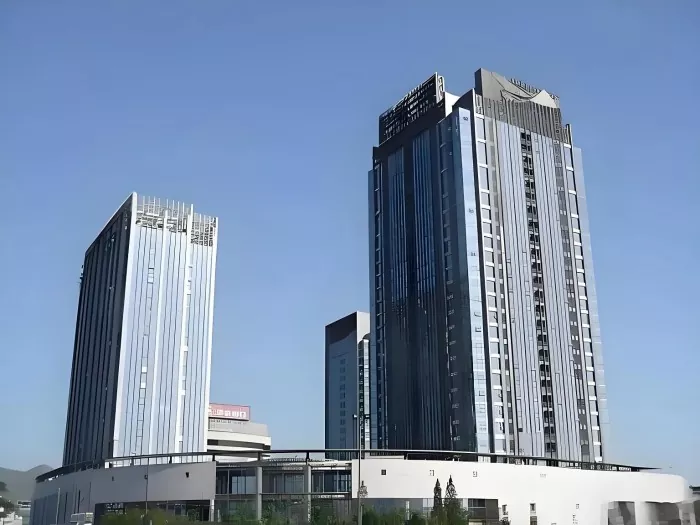 Бинои баланд чаҳорчӯбаи пӯлод
